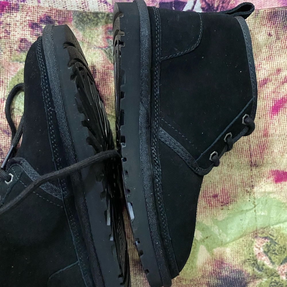 Hello, it is a new size .5 women's shoe - Picture 7 of 8